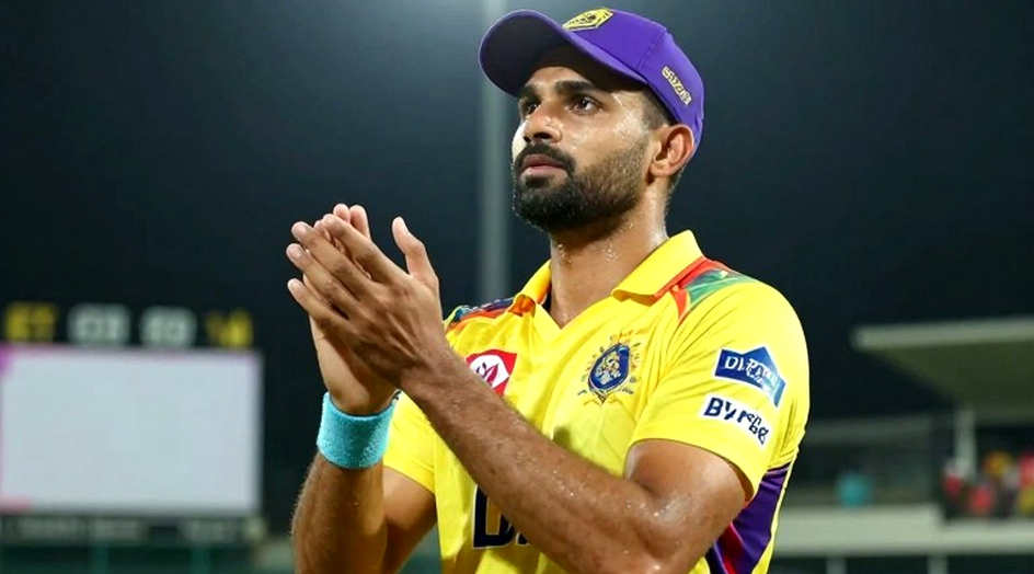 পাকিস্তানের নতুন স্কোয়াড: বাবর-শাহিন-রিজওয়ান বাদ, খাতায় তিনটি ফাঁকা সারি পাকিস্তানের নতুন স্কোয়াড: বাবর-শাহিন-রিজওয়ান বাদ, খাতায় তিনটি ফাঁকা সারি