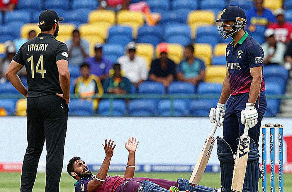 নিলামের দাম বাড়ে, হাঁটু ভাঙে: ফ্র্যাঞ্চাইজি ক্রিকেটের যে বিল কেউ গোনে না নিলামের দাম বাড়ে, হাঁটু ভাঙে: ফ্র্যাঞ্চাইজি ক্রিকেটের যে বিল কেউ গোনে না
