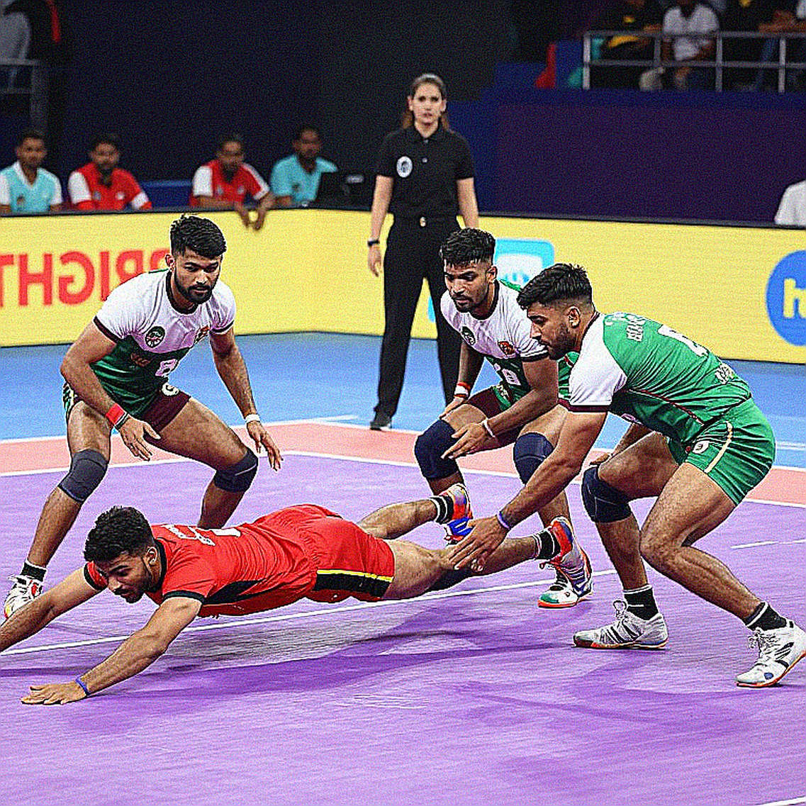 ম্যাটের জ্যামিতি: আয়চি-নাগোয়ার সোনালি ডাবল এবং ইরানের ছায়ায় তিনটি অসমাধিত প্রশ্ন