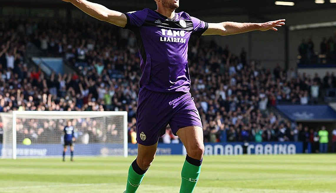 Stratigraphy at Craven Cottage: Arbeloa's 'No Fear' and the Final-Ten-Minute Collapse Stratigraphy at Craven Cottage: Arbeloa's 'No Fear' and the Final-Ten-Minute Collapse